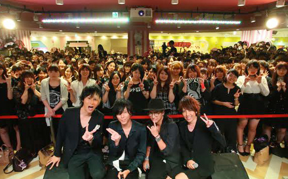 SID在原宿舉辦的「NOMAD」發行活動。合作咖啡廳開幕發表！ 咖啡、在原宿、