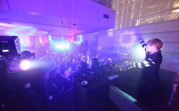 中田康貴在「Swatch專賣店 銀座」重新開幕活動上擔任ＤＪ演出！ 中田康貴、在銀座、