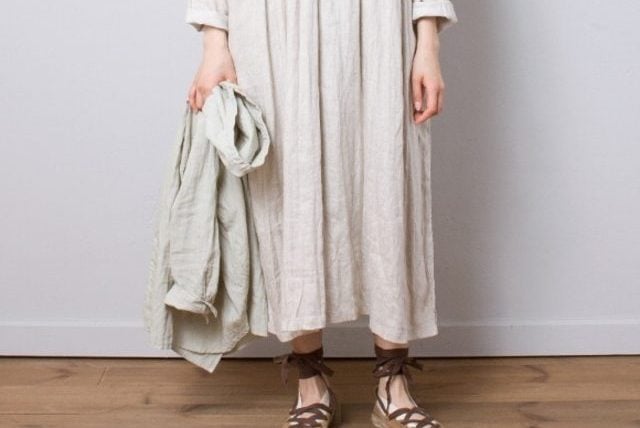 用溫暖的米色擁抱春夏，清新感長洋裝讓人好心動 