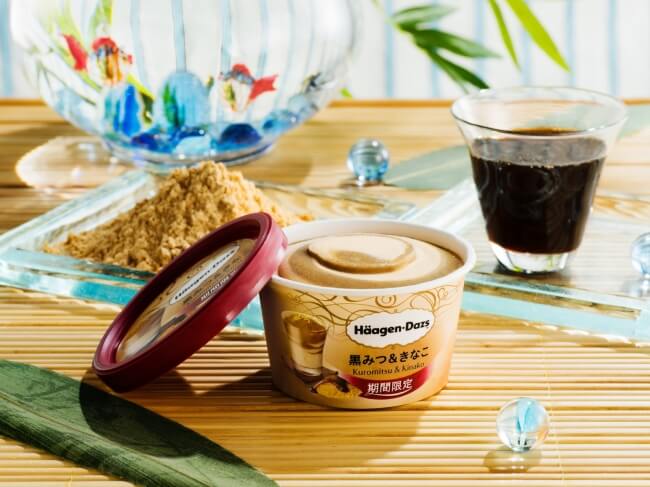 日本Häagen-Dazs推出適合夏季的涼爽和風「黑蜜＆黃豆粉」口味登場 甜點、