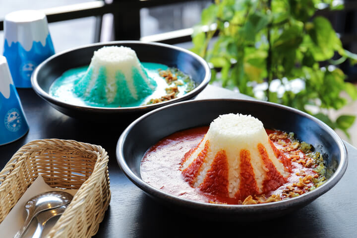 以葛飾北齋名畫設計而成的「紅富士咖哩」於山梨縣「富士山LAVA CAFE」販售 咖哩、咖啡廳、富士山_、