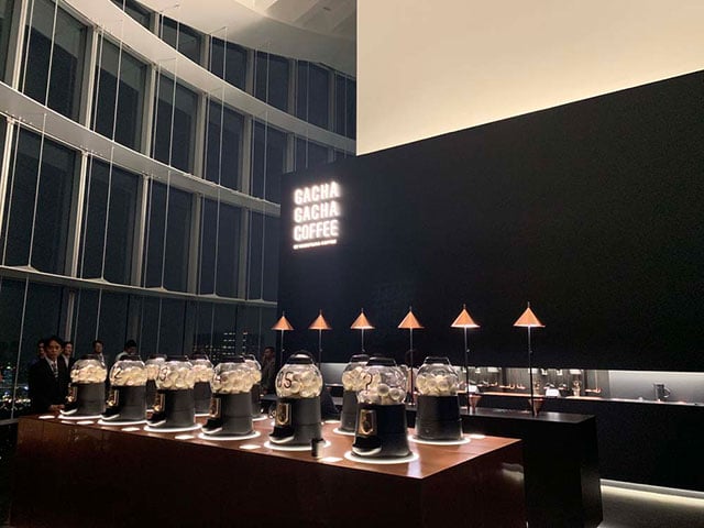 【六本木】期間限定！轉蛋x咖啡x美景！在52樓觀景台自己煮咖啡「GACHAGACHA COFFEE」 